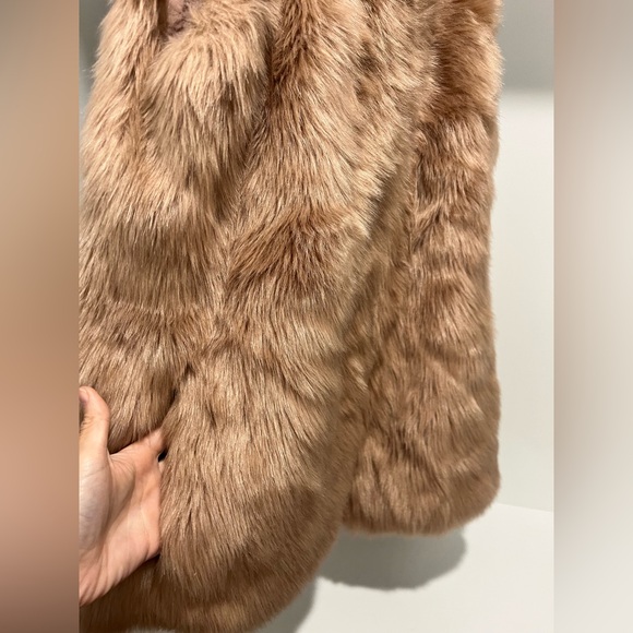 ZARA Faux Fur Vest blogger favorite size large pockets - Picture 3 of 14